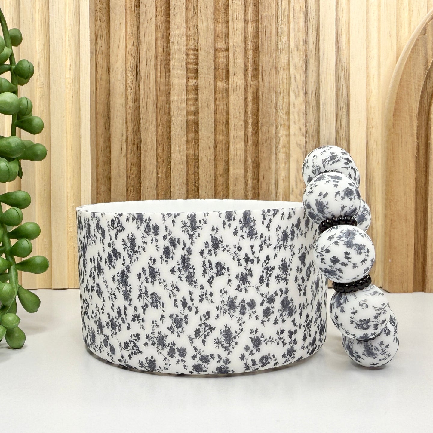 Black Rosette Tumbler Boot & Charm Set